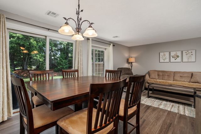 512 Ridgefield Cir C, Clinton, MA 01510