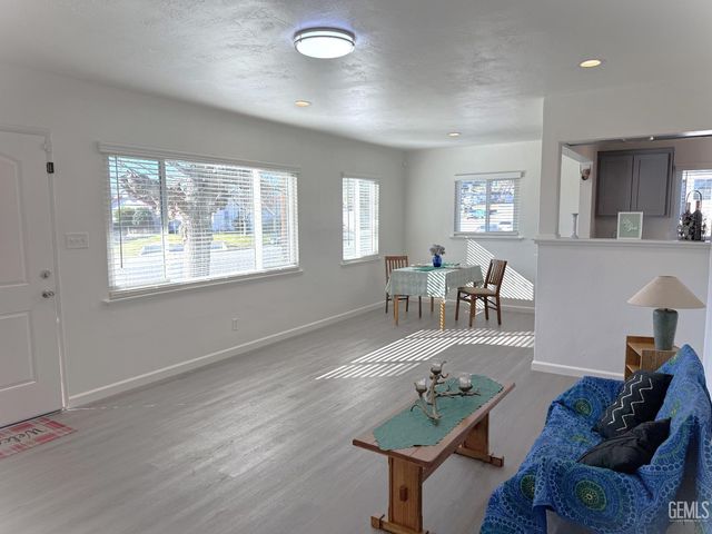 3117 Haley Street, Bakersfield, CA 93305