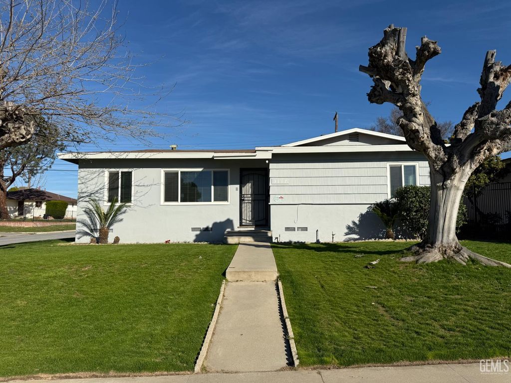 3117 Haley Street, Bakersfield, CA 93305