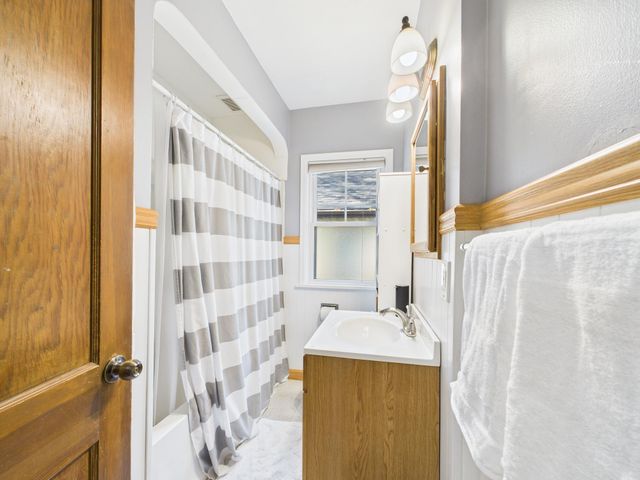 1964 Hyacinth Avenue E, Saint Paul, MN 55119