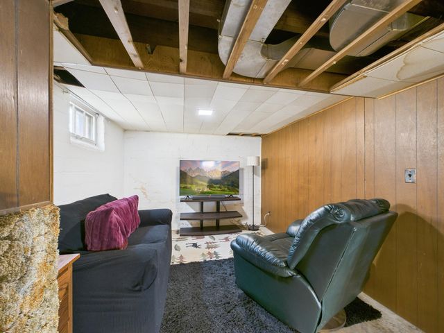 1964 Hyacinth Avenue E, Saint Paul, MN 55119