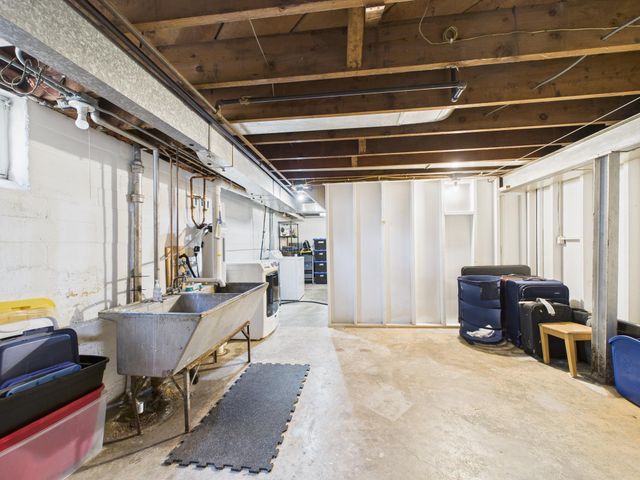 1964 Hyacinth Avenue E, Saint Paul, MN 55119