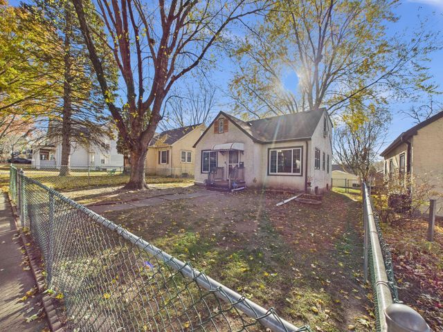 1964 Hyacinth Avenue E, Saint Paul, MN 55119