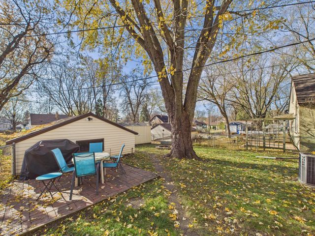 1964 Hyacinth Avenue E, Saint Paul, MN 55119