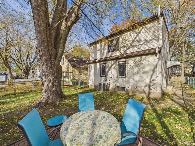 1964 Hyacinth Avenue E, Saint Paul, MN 55119