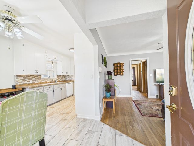 1964 Hyacinth Avenue E, Saint Paul, MN 55119