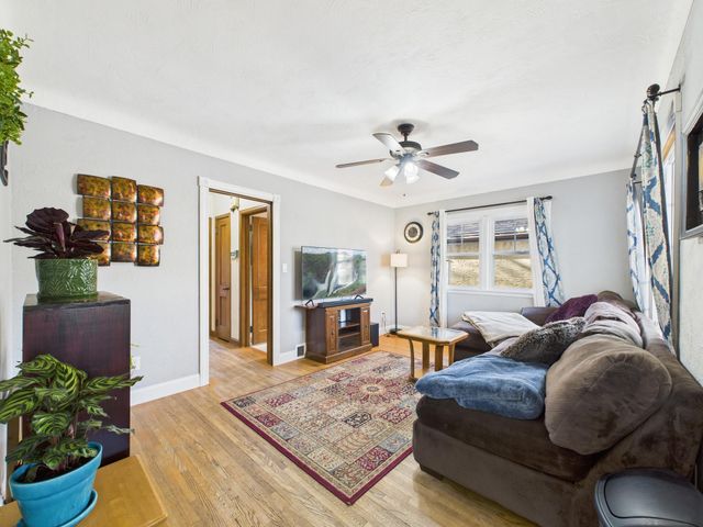 1964 Hyacinth Avenue E, Saint Paul, MN 55119