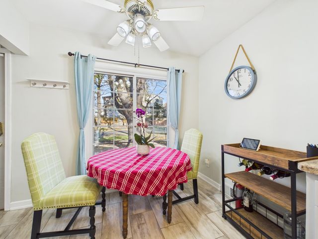 1964 Hyacinth Avenue E, Saint Paul, MN 55119