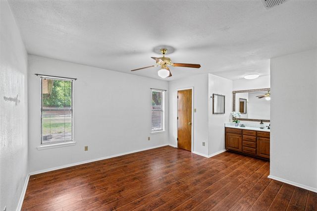 1017 Meadowlark Lane, Granbury, TX 76048