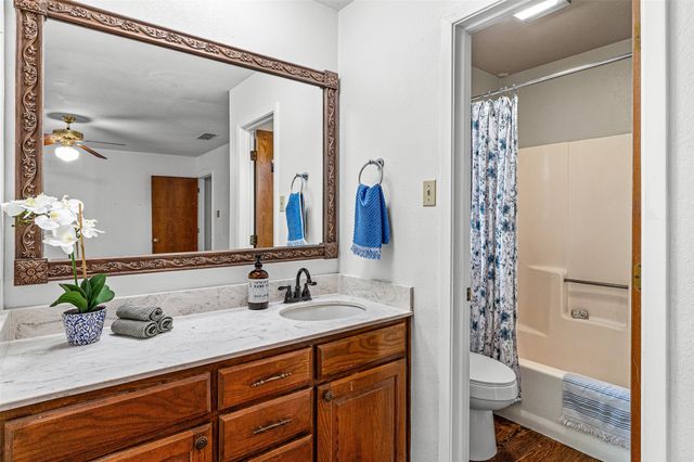 1017 Meadowlark Lane, Granbury, TX 76048