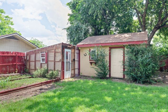 1017 Meadowlark Lane, Granbury, TX 76048
