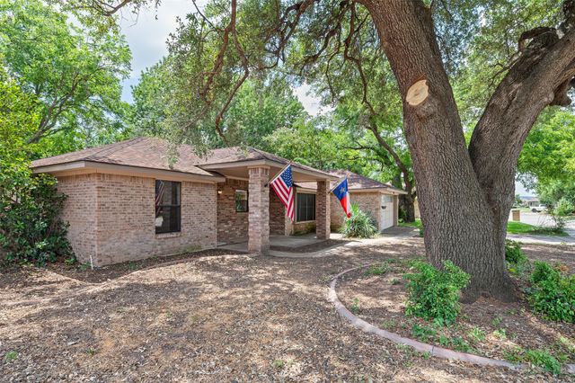 1017 Meadowlark Lane, Granbury, TX 76048