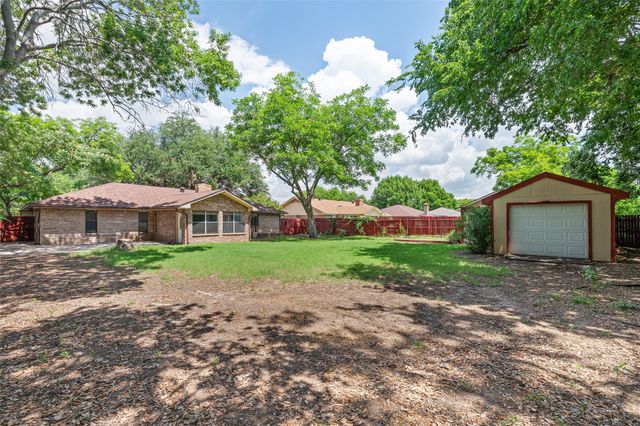 1017 Meadowlark Lane, Granbury, TX 76048