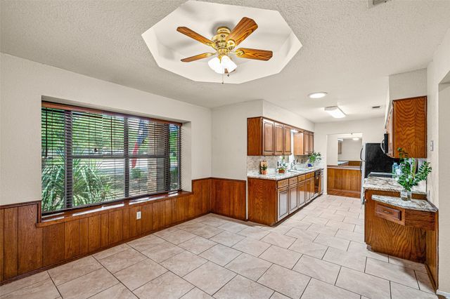 1017 Meadowlark Lane, Granbury, TX 76048