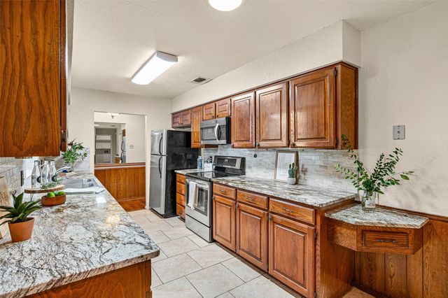 1017 Meadowlark Lane, Granbury, TX 76048