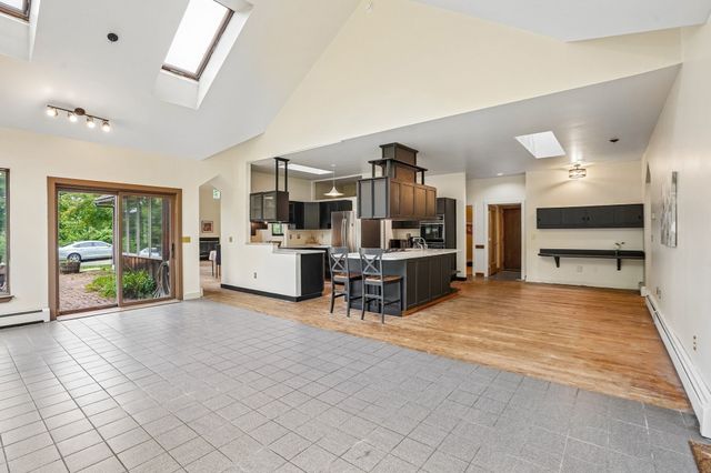 76 Foster Rd, Ashby, MA 01431