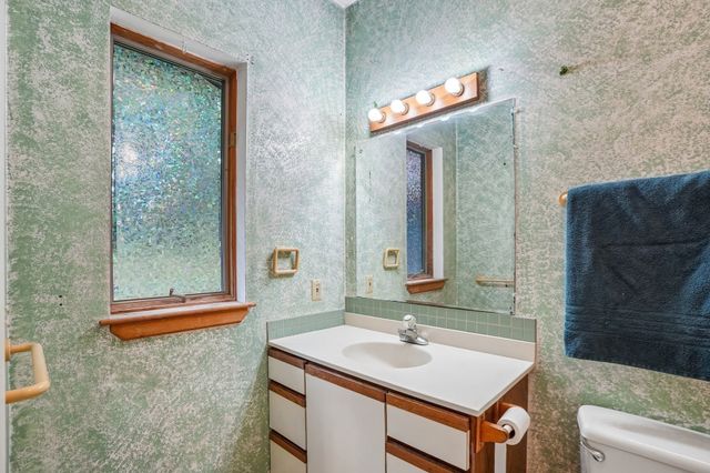 76 Foster Rd, Ashby, MA 01431