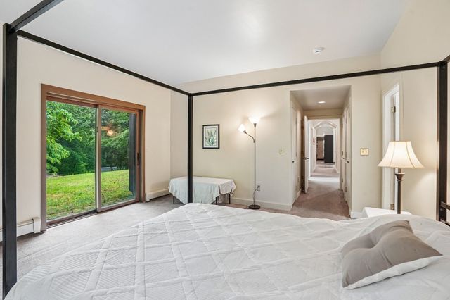 76 Foster Rd, Ashby, MA 01431