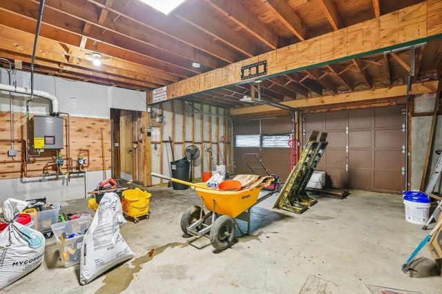 76 Foster Rd, Ashby, MA 01431