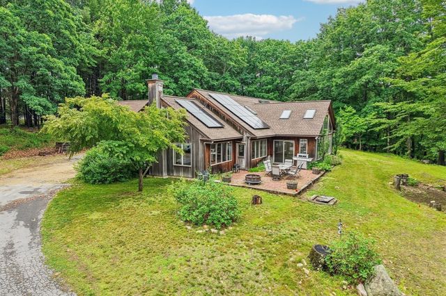 76 Foster Rd, Ashby, MA 01431