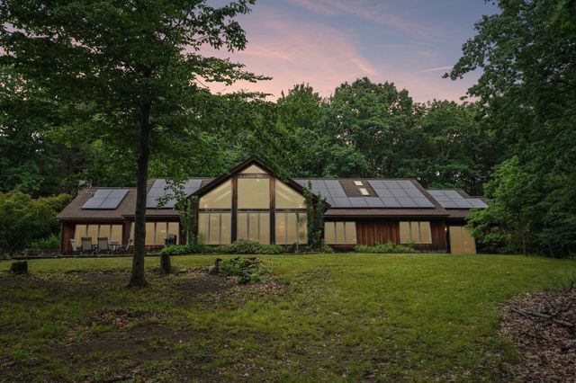 76 Foster Rd, Ashby, MA 01431
