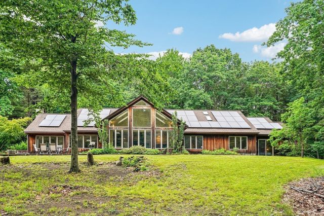 76 Foster Rd, Ashby, MA 01431