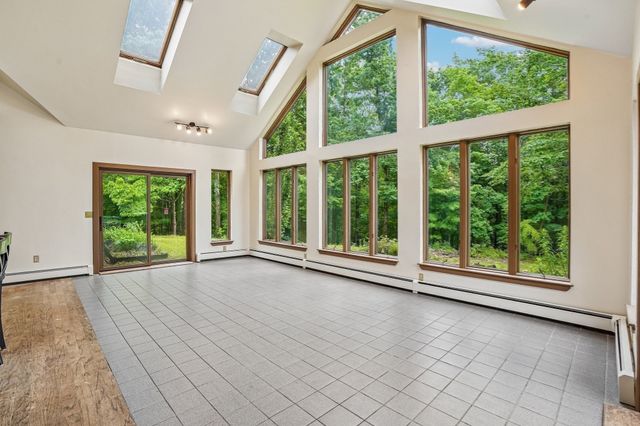 76 Foster Rd, Ashby, MA 01431