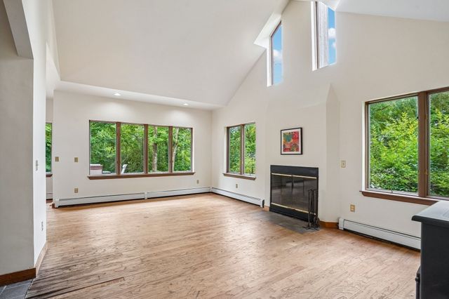 76 Foster Rd, Ashby, MA 01431