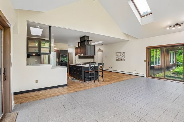 76 Foster Rd, Ashby, MA 01431