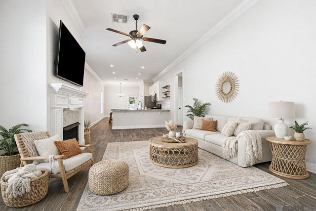 168 Lake Breeze Dr, Baton Rouge, LA 70820