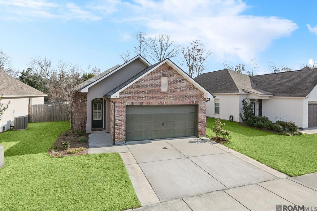 168 Lake Breeze Dr, Baton Rouge, LA 70820