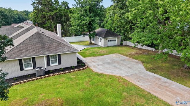 3401 Timber Way SW, Decatur, AL 35603