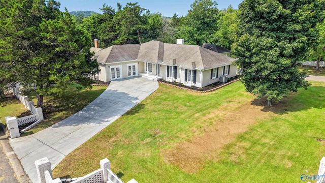 3401 Timber Way SW, Decatur, AL 35603