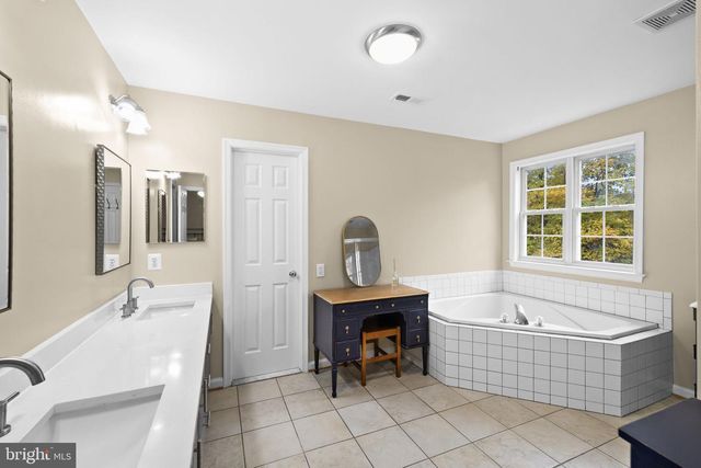 5 BASKET CT, Stafford, VA 22554