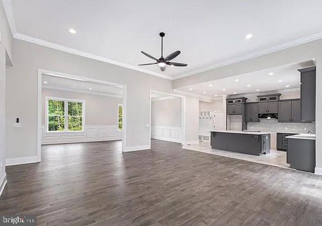 2640 EAGLE LN, Hellertown, PA 18055