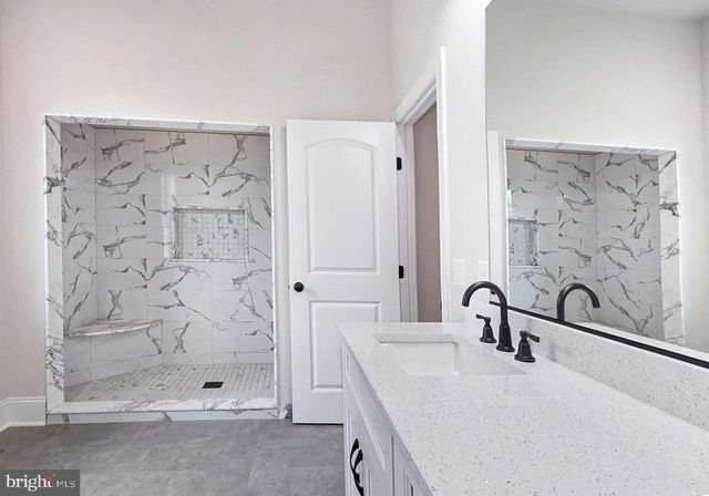 2640 EAGLE LN, Hellertown, PA 18055