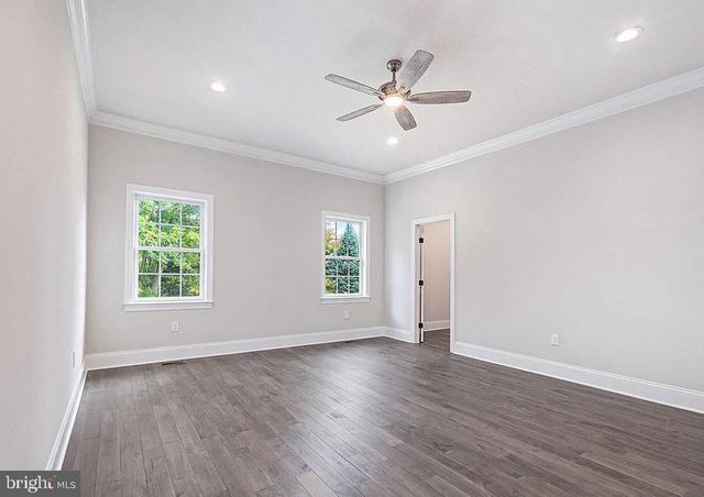 2640 EAGLE LN, Hellertown, PA 18055