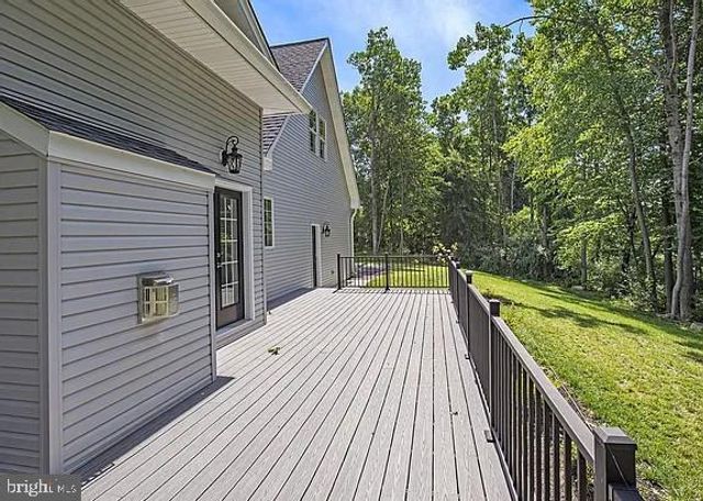 2640 EAGLE LN, Hellertown, PA 18055