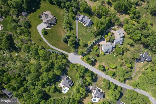 2640 EAGLE LN, Hellertown, PA 18055