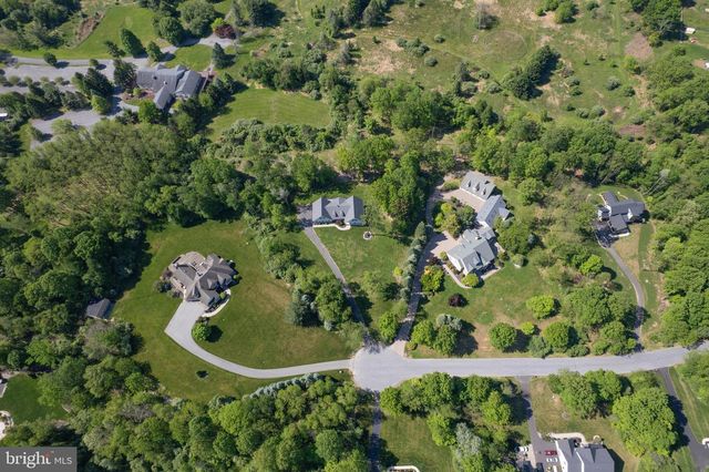 2640 EAGLE LN, Hellertown, PA 18055
