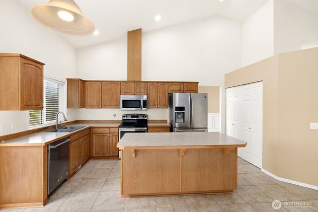 8307 210th Avenue Ct E, Bonney Lake, WA 98391