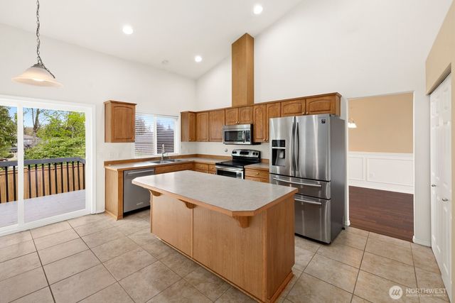 8307 210th Avenue Ct E, Bonney Lake, WA 98391