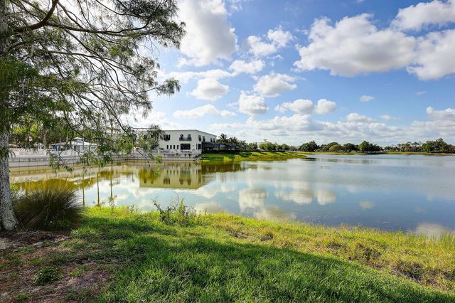 10788 SW Vasari Way, Port St. Lucie, FL 34987