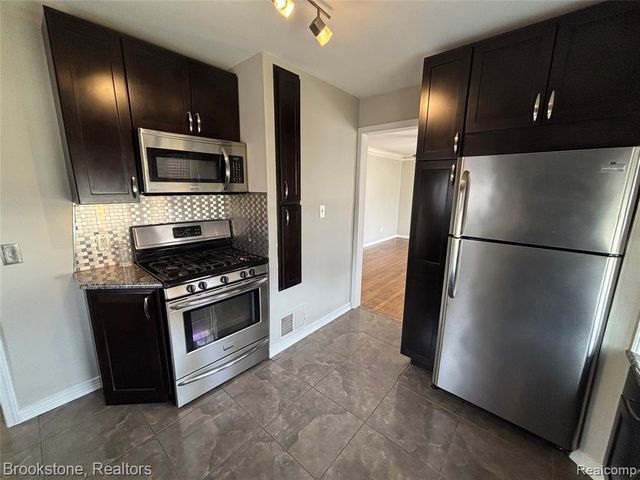 19235 Philomene Boulevard, Allen Park, MI 48101