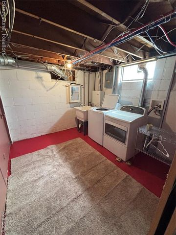 19235 Philomene Boulevard, Allen Park, MI 48101