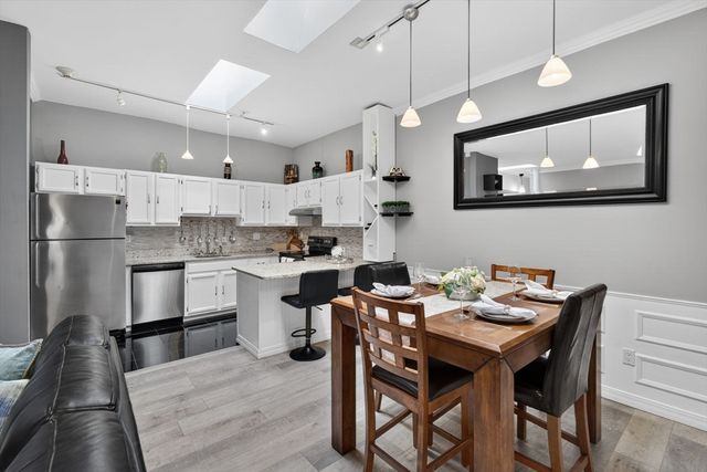 54 Forest St 411, Medford, MA 02155