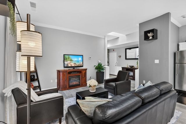 54 Forest St 411, Medford, MA 02155