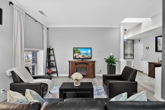 54 Forest St 411, Medford, MA 02155