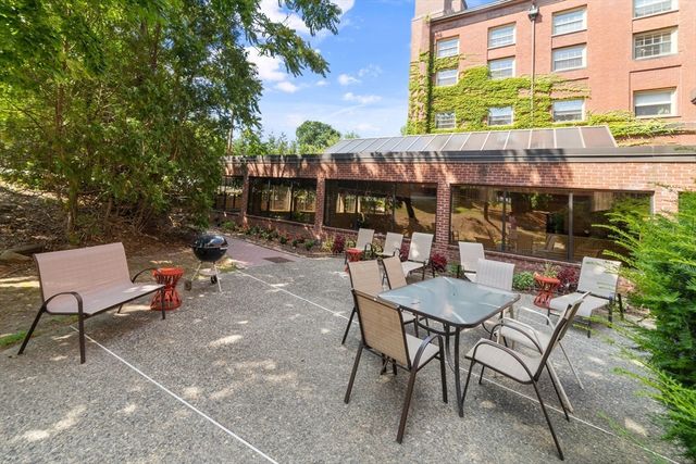 54 Forest St 411, Medford, MA 02155