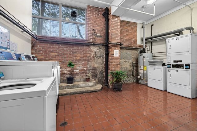 54 Forest St 411, Medford, MA 02155